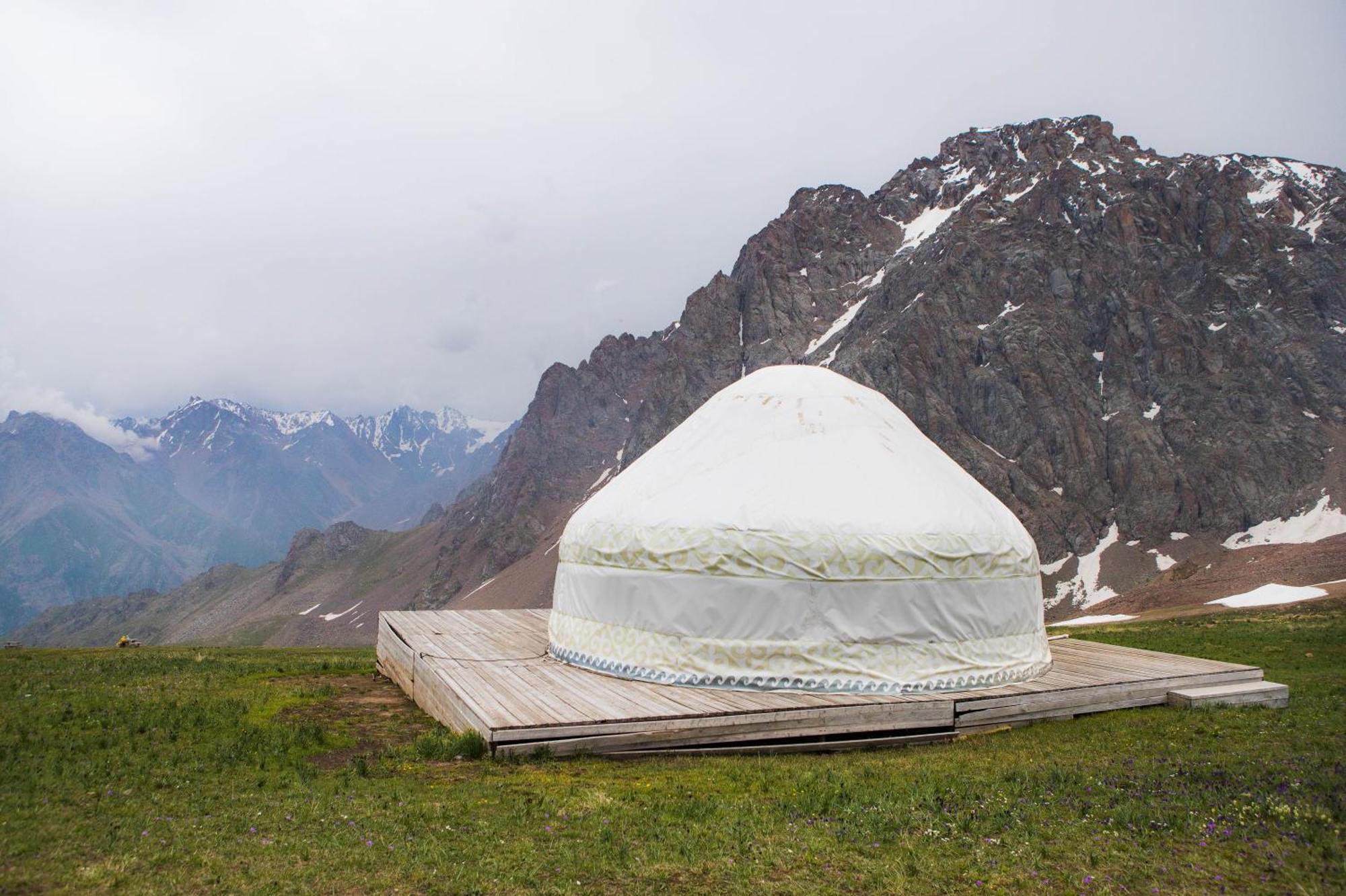 Yurta Base Camp, Shymbulak Mountain Resort Besqaynar Екстериор снимка