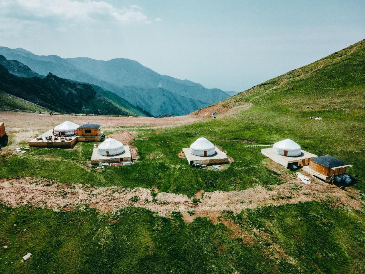 Yurta Base Camp, Shymbulak Mountain Resort Besqaynar Екстериор снимка