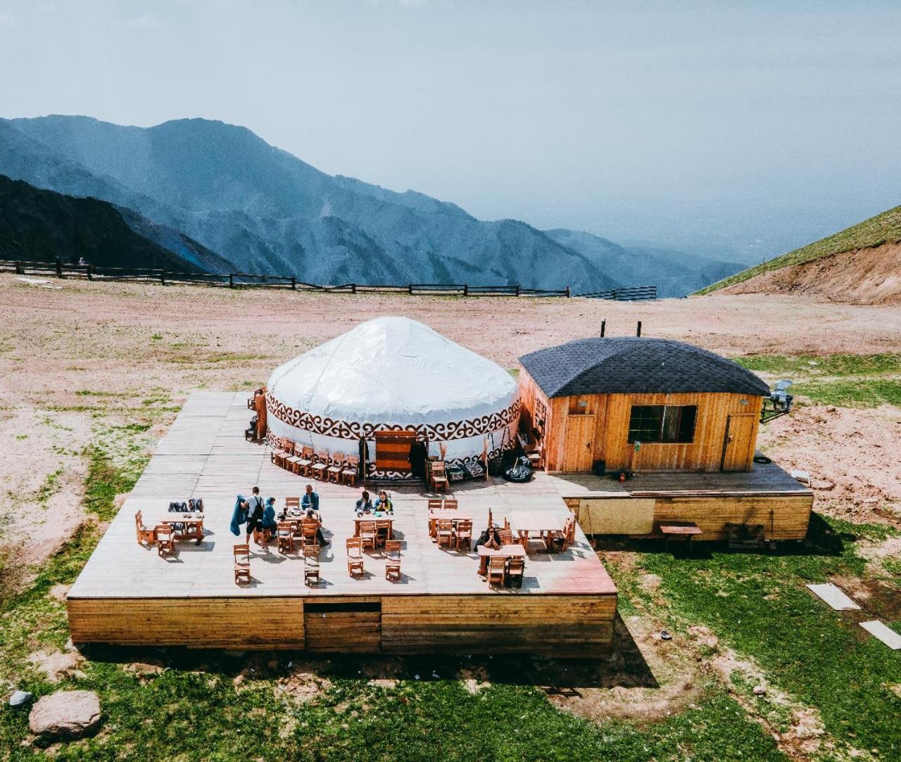 Yurta Base Camp, Shymbulak Mountain Resort Besqaynar Екстериор снимка