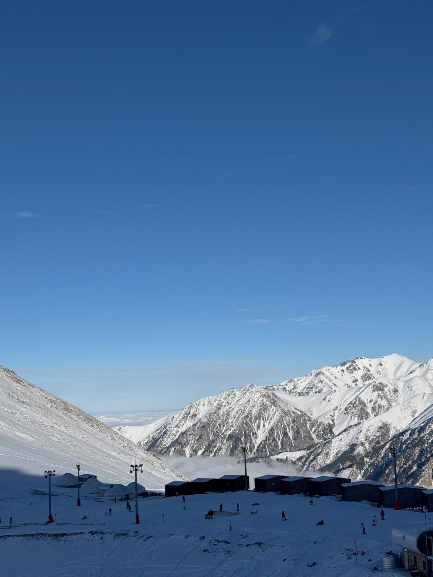 Yurta Base Camp, Shymbulak Mountain Resort Besqaynar Екстериор снимка