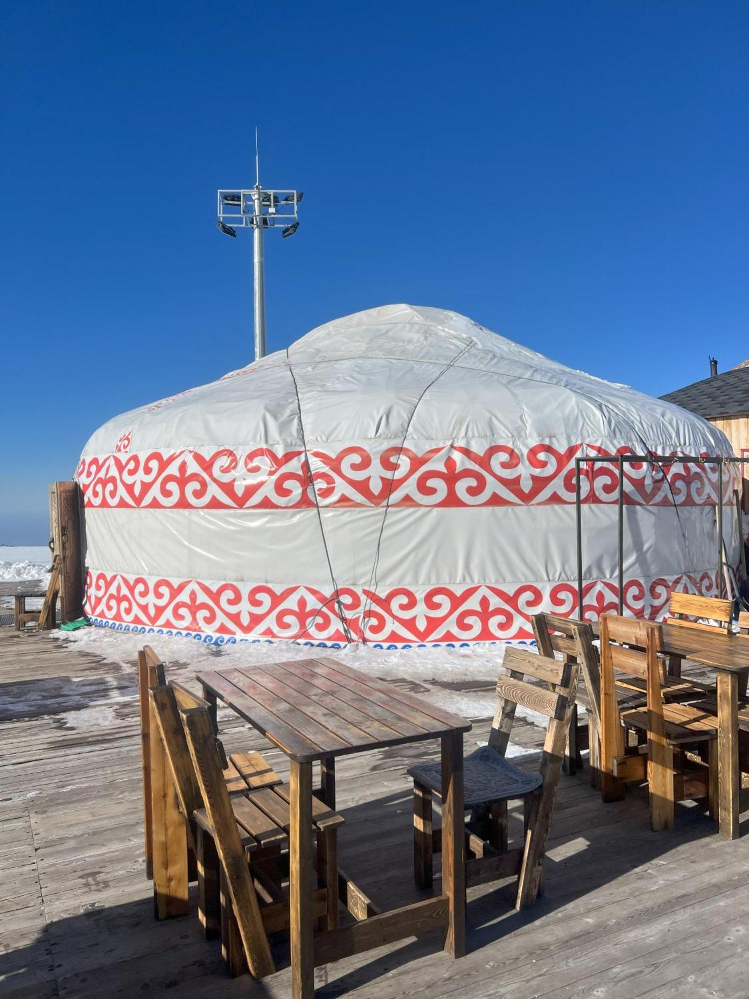 Yurta Base Camp, Shymbulak Mountain Resort Besqaynar Екстериор снимка